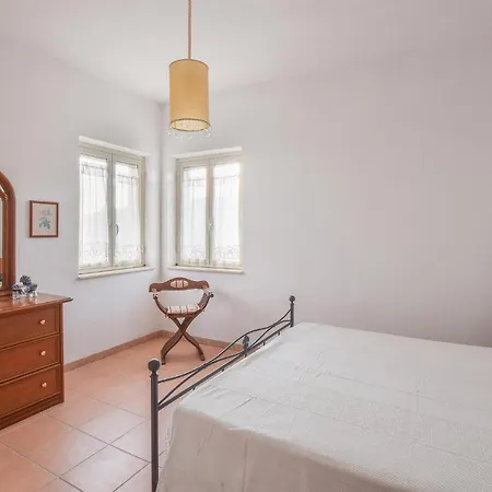 Amazing In With 2 Bedrooms And Wifi Appartamento Camini