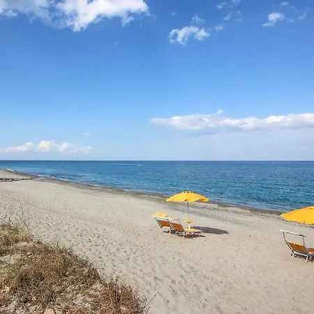 Appartamento Amazing In With 2 Bedrooms And Wifi Camini